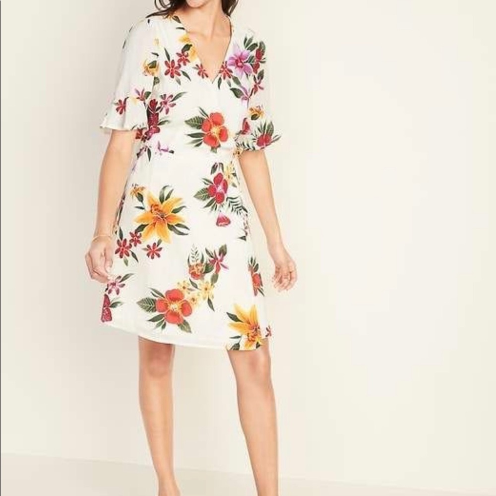 Flowered Old Navy women’s dress